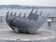  Памятник погибшим морякам.Кардифф. Уэльс. Великобритания.