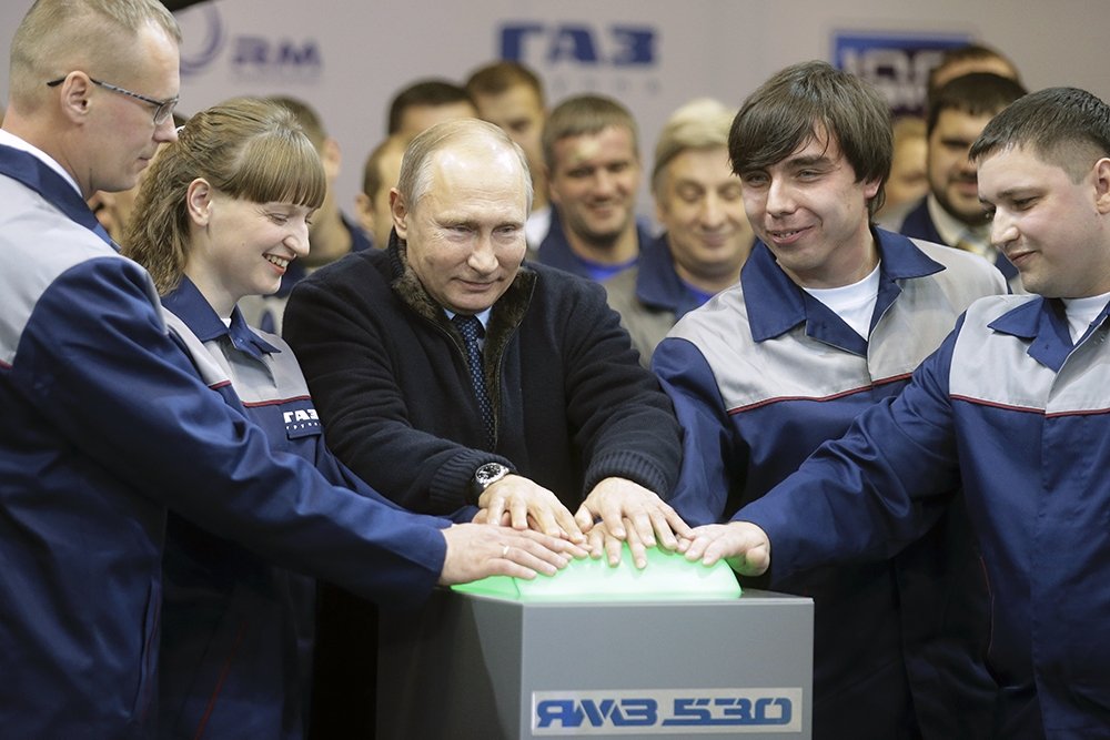Путин на ЯМЗ-1.jpg