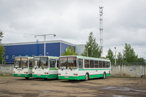 Ярославское АТП (автобусы на территории).jpg