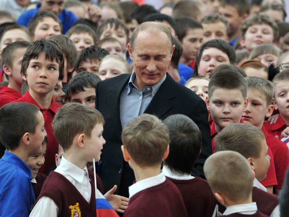 Путин и школьники.jpg